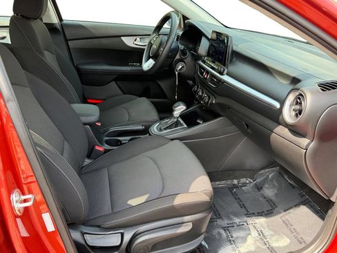 Certified 2024 Kia Forte LXS FWD image 9