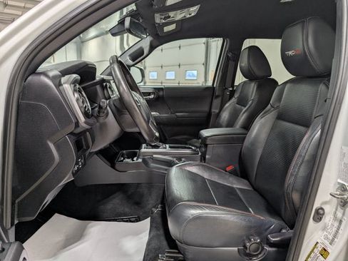 Used 2018 Toyota Tacoma TRD Pro AWD/4WD image 14