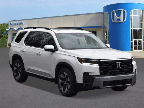 New 2026 Honda Pilot Touring image 7