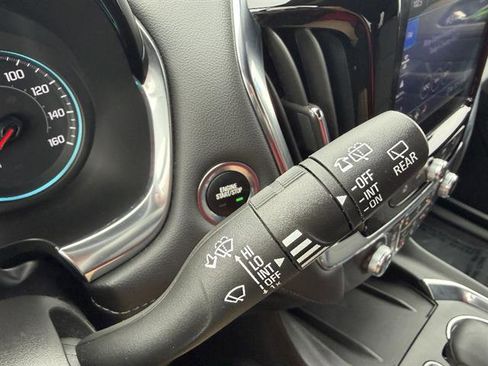 Used 2023 Chevrolet Traverse LT image 35