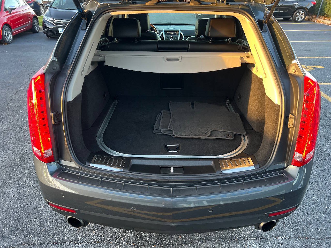 Used 2011 Cadillac SRX Luxury FWD image 16
