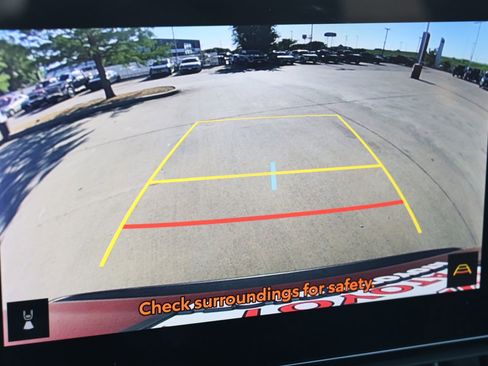 Used 2024 Toyota RAV4 XLE w/ Convenience Package image 4