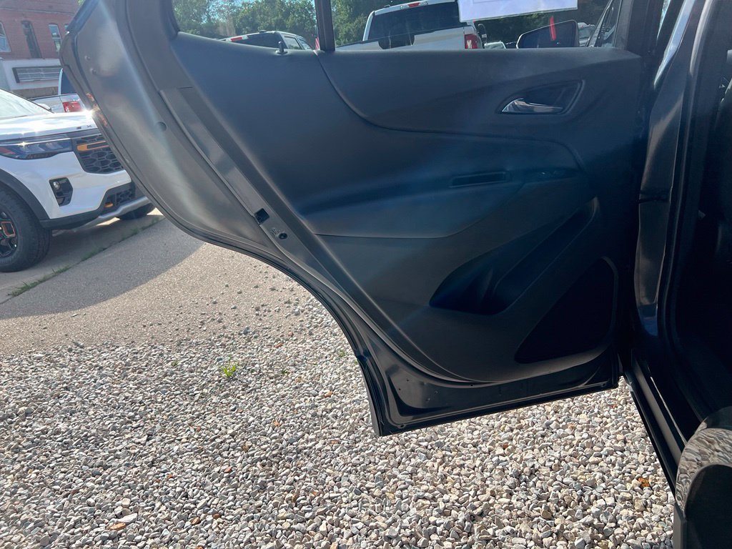 Used 2018 Chevrolet Equinox LT FWD image 15