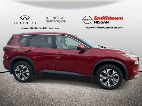 Used 2023 Nissan Rogue SV w/ SV Premium B Package image 4