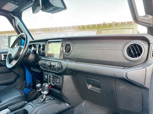 Used 2022 Jeep Wrangler Unlimited Sahara w/ Cold Weather Group image 31