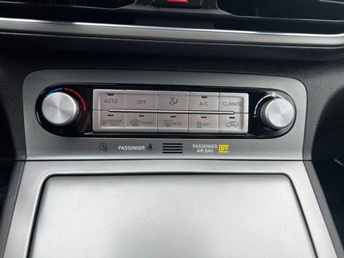 Certified 2023 Hyundai Kona SE image 15