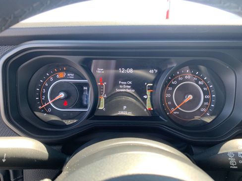 Used 2025 Jeep Wrangler Unlimited Rubicon AWD/4WD image 29