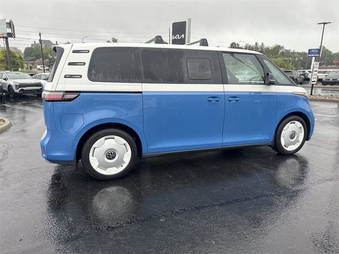 New 2025 Volkswagen ID. Buzz 1st Edition image 4