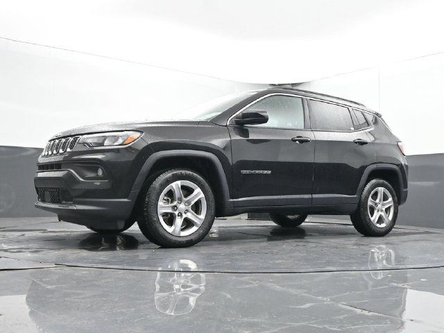 Used 2024 Jeep Compass Latitude w/ Altitude Special Edition AWD/4WD image 48