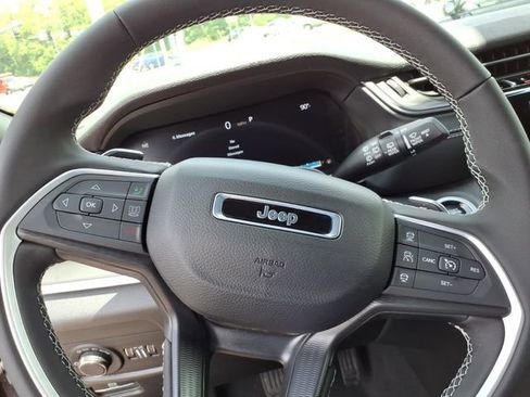 New 2026 Jeep Grand Cherokee Laredo AWD/4WD image 9