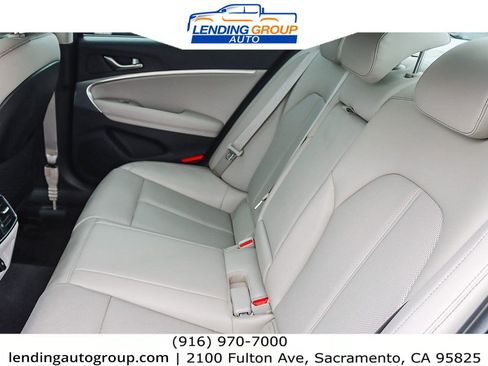 Used 2020 Genesis G70 2.0T image 17