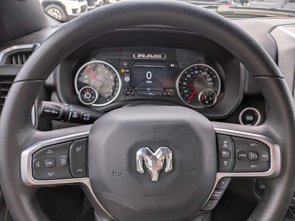 New 2026 RAM 1500 Express AWD/4WD image 31