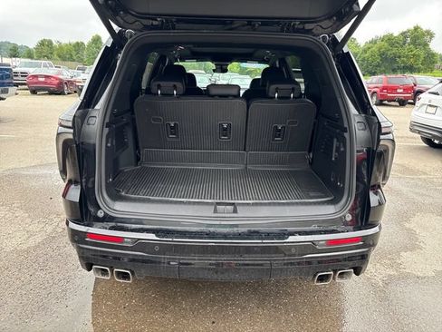 Used 2026 Chevrolet Traverse RS w/ LPO, Floor Liner Package AWD/4WD image 24