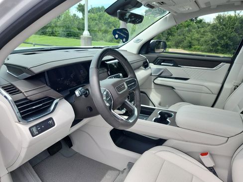 Certified 2025 GMC Acadia Denali w/ Super Cruise Package FWD image 15