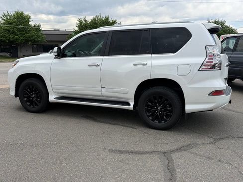 Used 2018 Lexus GX 460 Premium w/ Premium Package AWD/4WD image 9