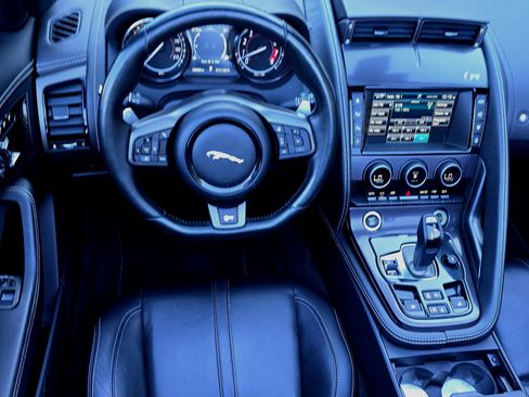 Used 2016 Jaguar F-TYPE R image 99