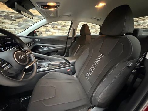 Used 2023 Hyundai Elantra SEL image 12
