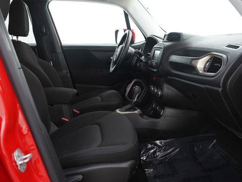 Used 2016 Jeep Renegade Latitude image 12