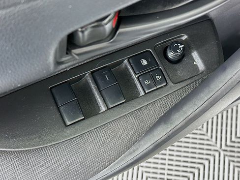 Used 2022 Toyota Corolla LE FWD image 15