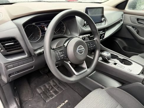 Used 2021 Nissan Rogue S FWD image 7