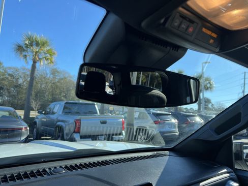 Used 2024 Chevrolet Colorado LT image 27