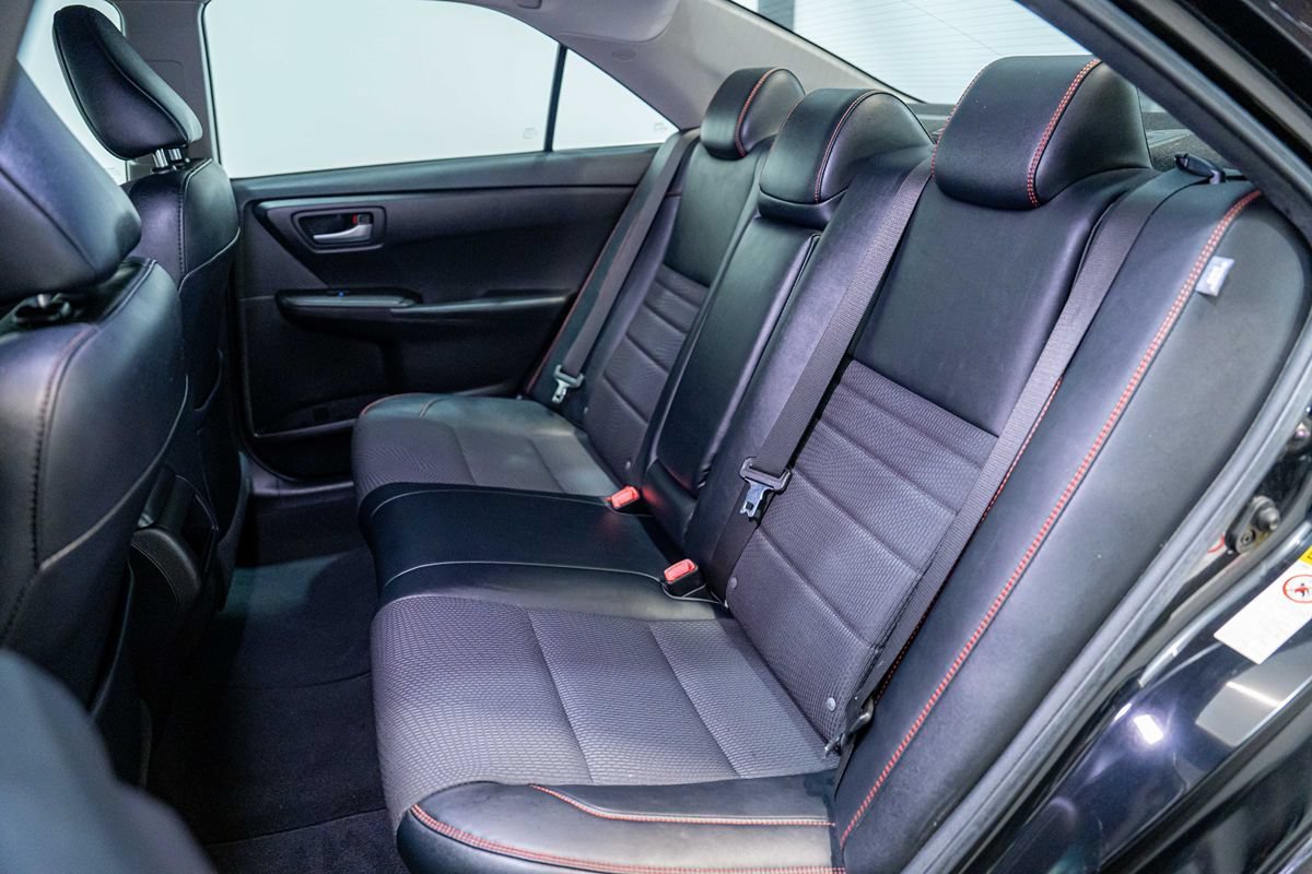 Used 2017 Toyota Camry SE FWD image 15