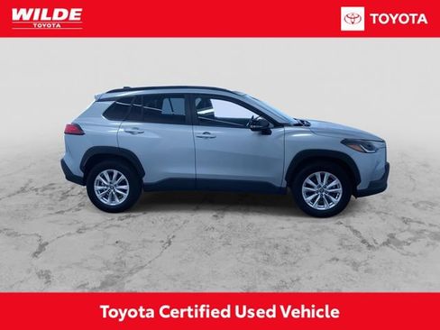 Certified 2025 Toyota Corolla Cross LE image 2