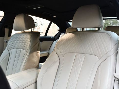 Used 2022 BMW 750i xDrive 750i xDrive w/ M Sport Package image 25