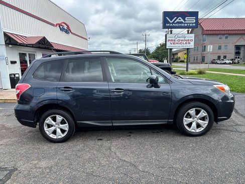 Used 2015 Subaru Forester 2.5i Premium w/ All-Weather Package AWD/4WD image 4