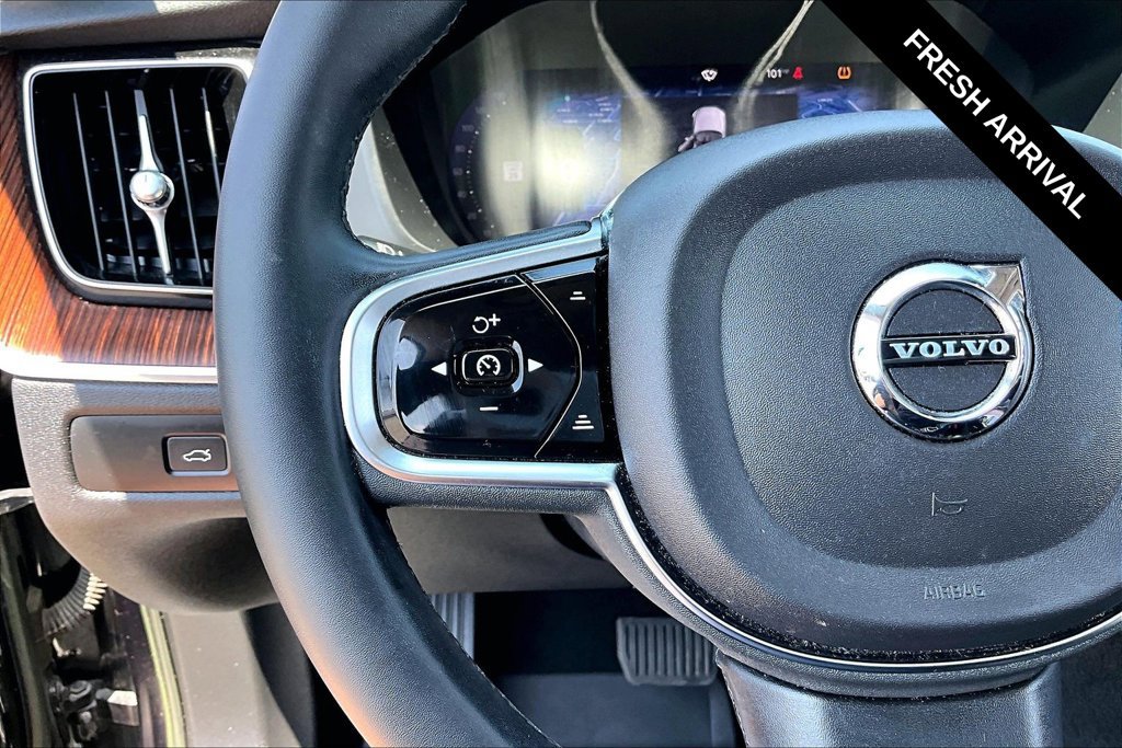 Used 2023 Volvo XC60 B5 Plus w/ Protection Package Premier FWD image 16