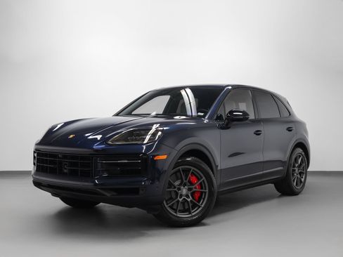 Certified 2024 Porsche Cayenne S w/ Premium Package Plus AWD/4WD image 6