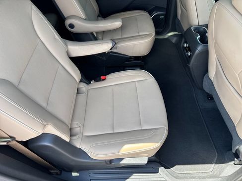 Used 2025 Buick Enclave Preferred FWD image 26