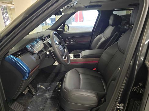 New 2025 Land Rover Range Rover Long Wheelbase SE image 23