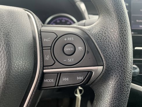 Used 2022 Toyota Camry LE image 20