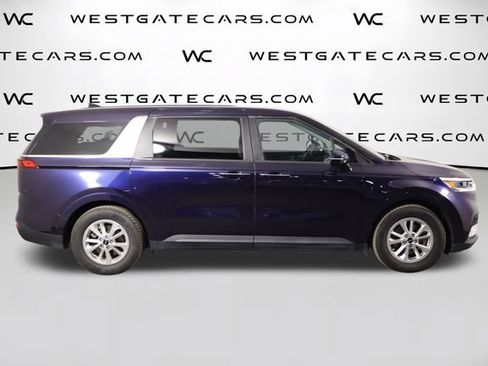 Used 2023 Kia Carnival LX FWD image 46