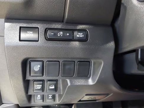 Used 2025 Nissan Frontier PRO-4X AWD/4WD image 22