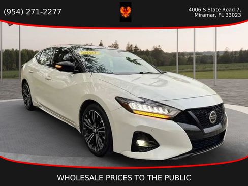 Used 2021 Nissan Maxima SR w/ Sport Mat Group FWD image 3