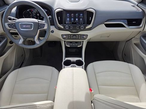 Used 2024 GMC Terrain Denali w/ Denali Premium Package AWD/4WD image 10