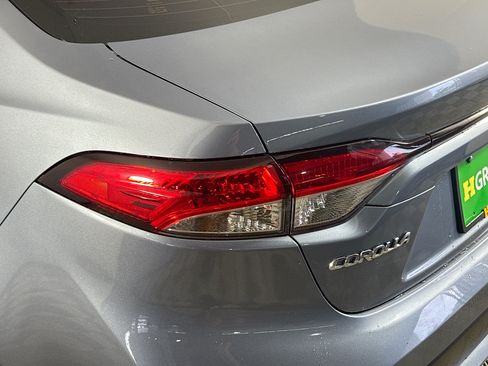 Used 2022 Toyota Corolla LE FWD image 35