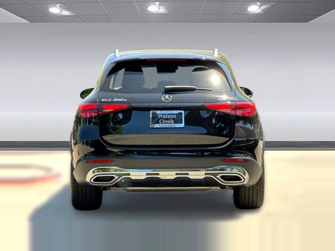 Used 2025 Mercedes-Benz GLC 350e 4MATIC image 9