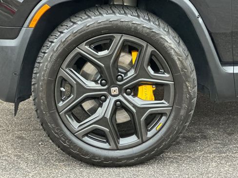 Used 2023 Rivian R1S Launch Edition image 28