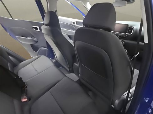 New 2026 Hyundai Venue SE image 17