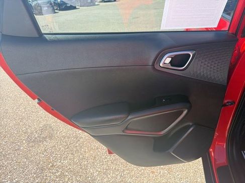 Used 2020 Kia Soul S FWD image 10