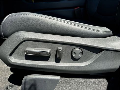 New 2025 Honda Pilot EX-L image 12