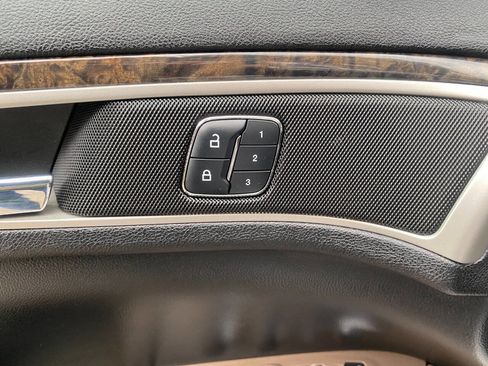 Used 2016 Lincoln MKZ Base 4dr Sedan w/ Equipment Group 200A Select image 19