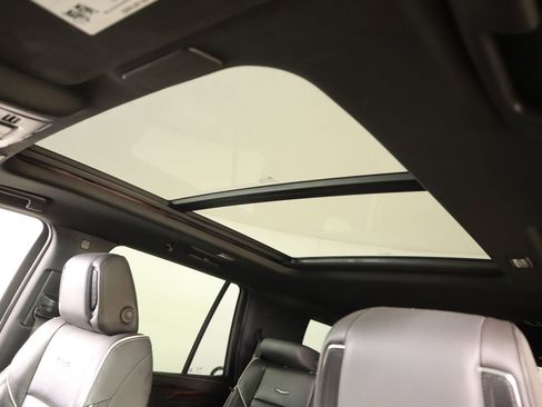 Used 2023 Cadillac Escalade Premium Luxury image 17