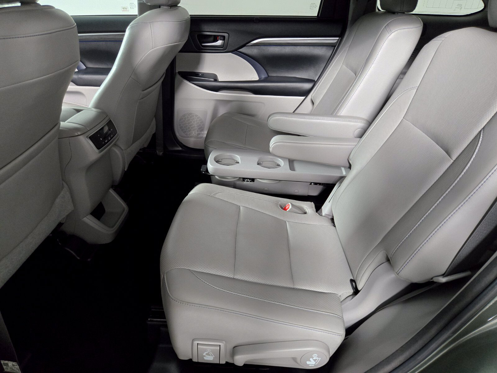 Used 2018 Toyota Highlander Limited AWD/4WD image 12