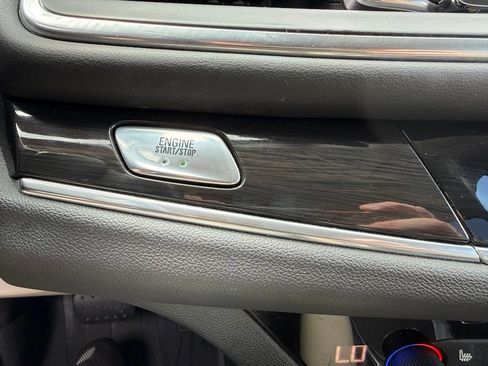 Used 2019 Buick Enclave Essence FWD image 22