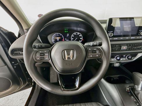 Used 2024 Honda HR-V LX image 11