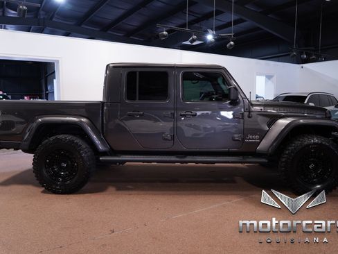 Used 2020 Jeep Gladiator Overland image 8
